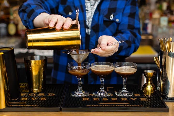 Seattle Chef-Guided Happy Hour Walking Tour: Cocktails, Bubbles & Bites
