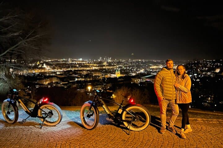 Prague Retro E‑Bike Night Tour: Guided Night Ride to Castle, Charles Bridge & Letná Views