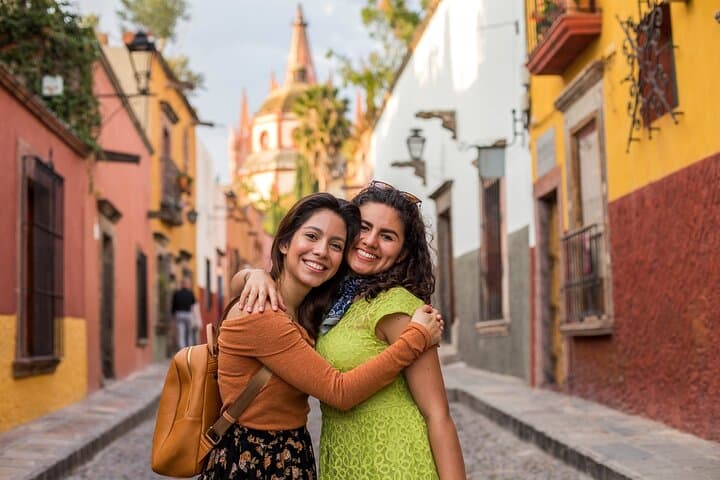 Monterrey Macroplaza Private Walking Tour: Basilica to Puente del Papa photo 4