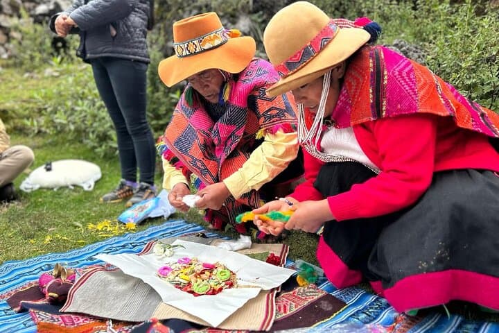 Moon Temple Shamanic Ceremonies in Cusco: Coca Leaf Readings, Cleansing & Pachamama Offerings photo 2