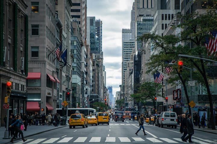 Explore Big Movie Filming Locations in NYC: Private Walking Tour with Local Guide