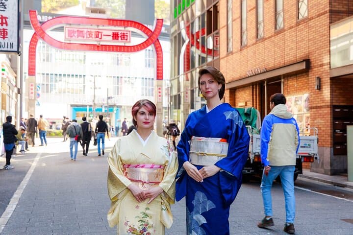 Kimono Walk in Kabukicho: Private Cultural Stroll to Hanazono Shrine photo 2