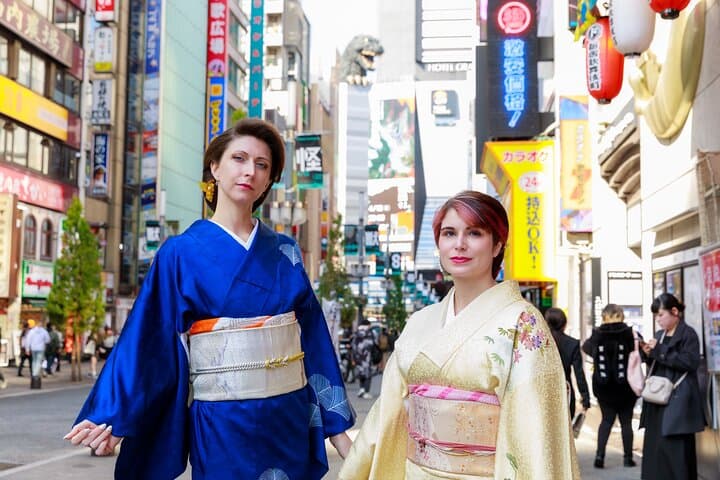 Kimono Walk in Kabukicho: Private Cultural Stroll to Hanazono Shrine photo 3