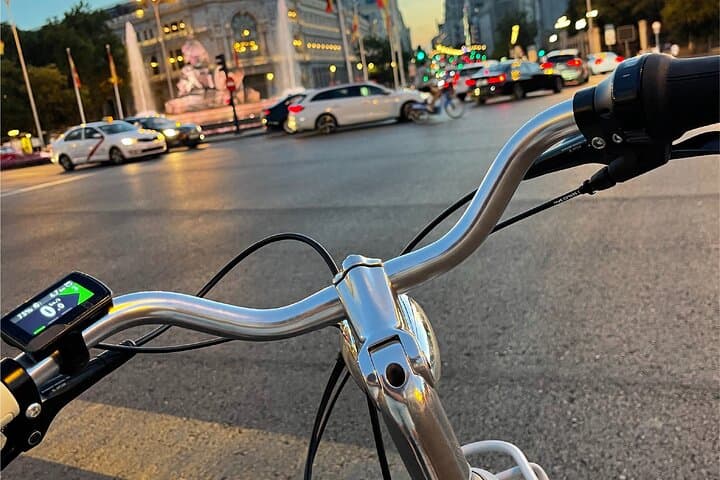Explore Madrid by Vintage Bike: Self-Guided Route with an Old Map photo 4