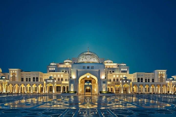 Abu Dhabi Private City Tour with Qasr Al Watan — Full-Day Highlights photo 4