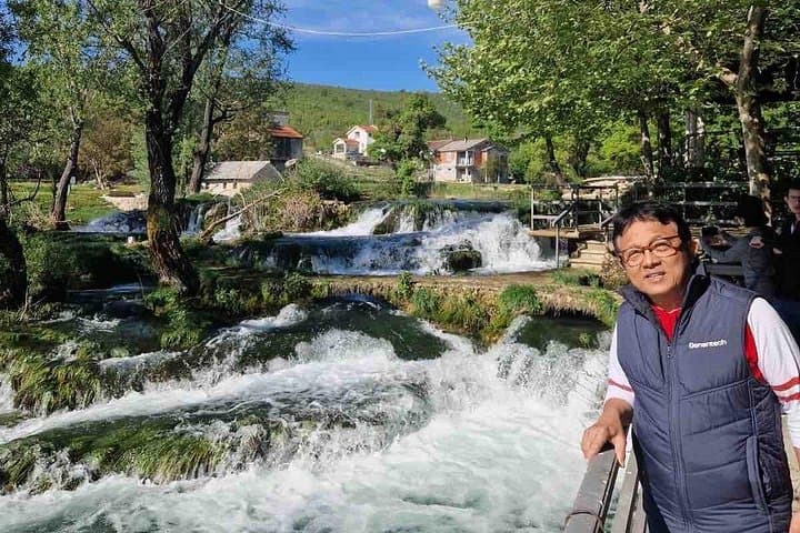 Imotski Blue & Red Lakes and Trebižet Waterfalls — Farm‑to‑Table Lunch and Wine Tasting photo 3