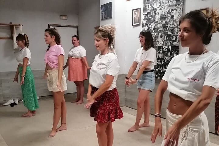 Valencia Latin Dance and Salsa Class — Learn Salsa, Bachata & Merengue in 1 Hour photo 4