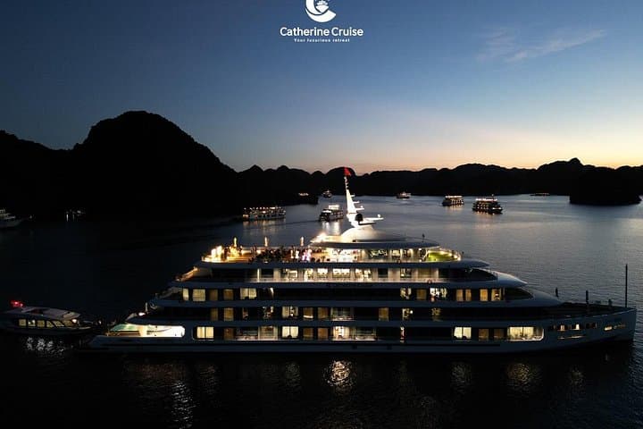 Catherine Cruise: 3-Day Luxury Halong, Bai Tu Long & Lan Ha Bay Yacht Experience photo 4