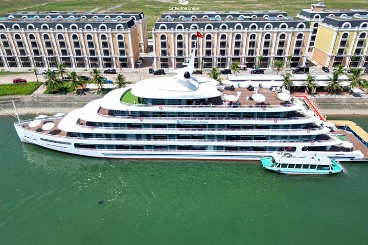 Halong Bay 2-Day Overnight: Catherine Luxury Cruise Experience photo 3