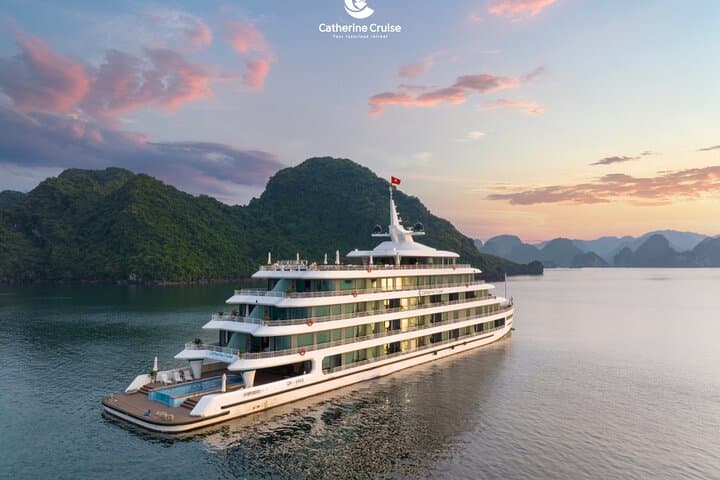 Halong Bay 2-Day Overnight: Catherine Luxury Cruise Experience