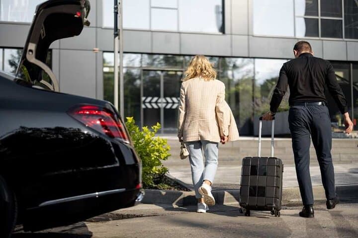 Seamless Private Arrival Transfer: HNL to Waikiki, Ko Olina & Turtle Bay photo 5