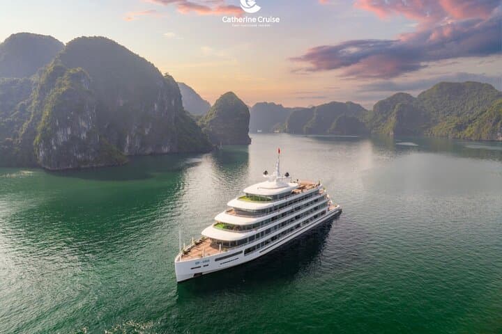 Catherine Cruise: 2-Day/1-Night Halong Bay and Bai Tu Long Overnight photo 2