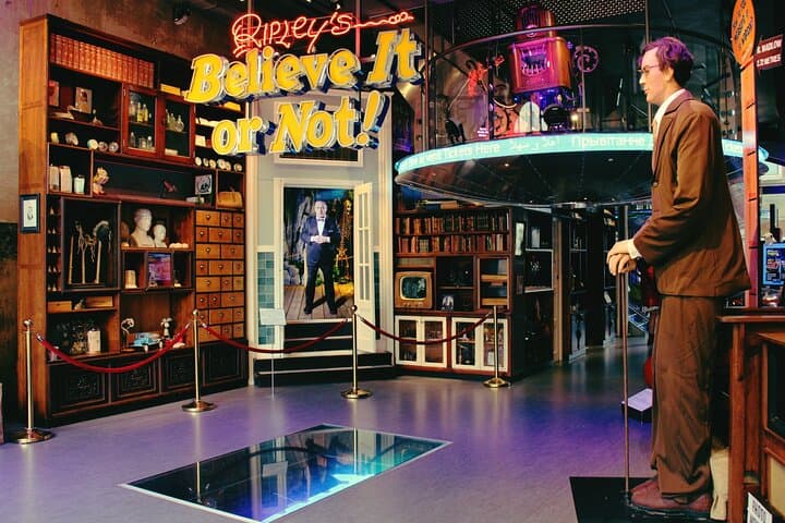 Amsterdam Canal Cruise + Ripley's Super Saver: 1-Hour Cruise and Museum Combo photo 2