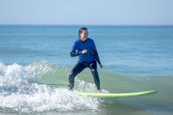 Surf Class in Miraflores: 75-Minute Beginner & Advanced Lessons in Lima photo 2