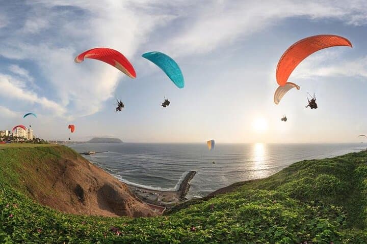 Paramotor Sky: Private Paragliding Over Lima’s Costa Verde