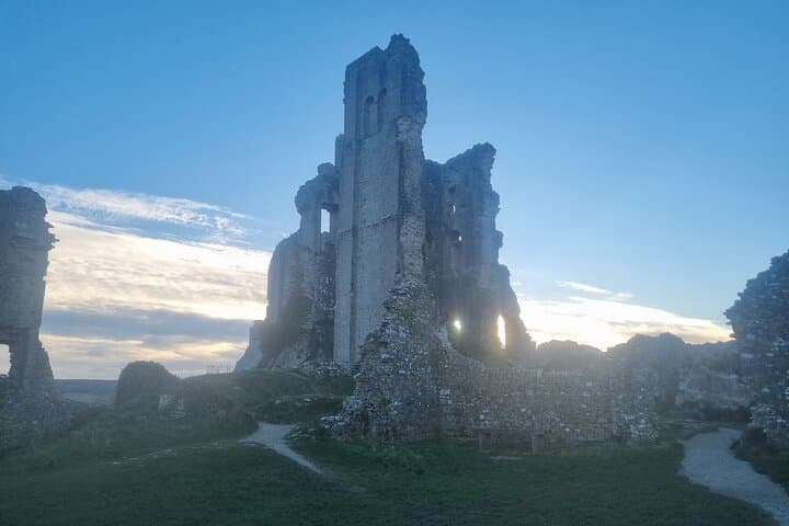 Dorset Coast Full-Day Tour: Durdle Door, Lulworth Cove & Corfe Castle photo 4