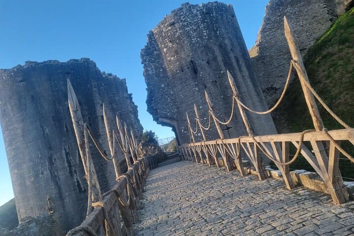 Dorset Coast Full-Day Tour: Durdle Door, Lulworth Cove & Corfe Castle photo 2