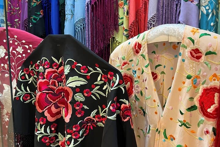Seville Flamenco Show and Luxury Private Shopping Tour photo 3