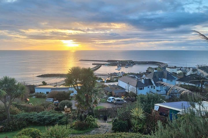 West Dorset Full-Day Tour: Lyme Regis, Charmouth, Symondsbury & West Bay photo 3
