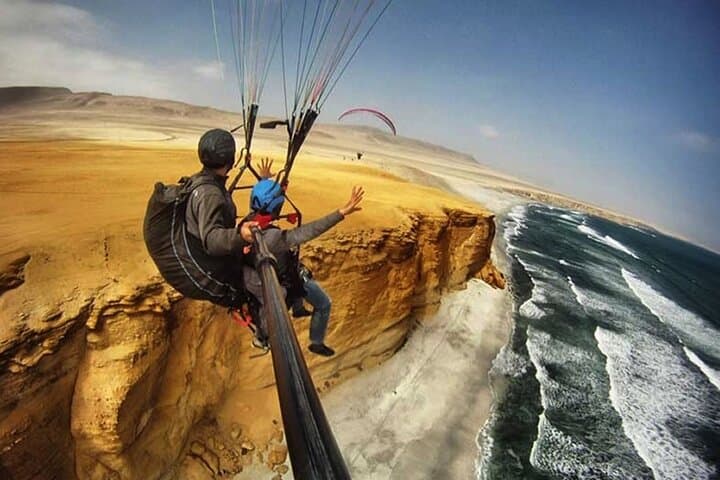 Paracas Paragliding Over the National Reserve: Tandem Flights from Beach to Bluff photo 2