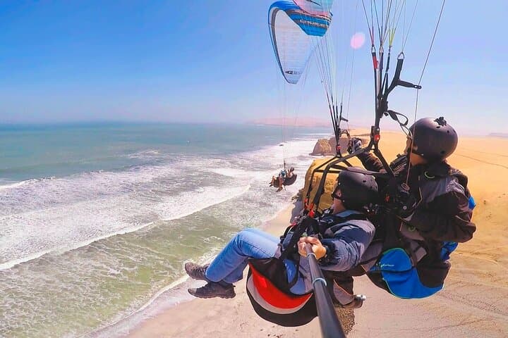 Paracas Paragliding Over the National Reserve: Tandem Flights from Beach to Bluff photo 5