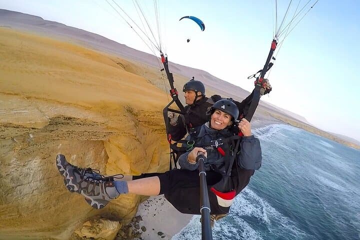Paracas Paragliding Over the National Reserve: Tandem Flights from Beach to Bluff photo 4