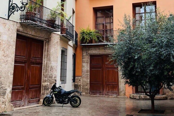 Ride Valencia: Top 25 Highlights Guided Bike Tour photo 6