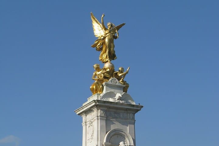 Royal London Walking Tour with Buckingham Palace Tickets — Semi‑Private Experience photo 2