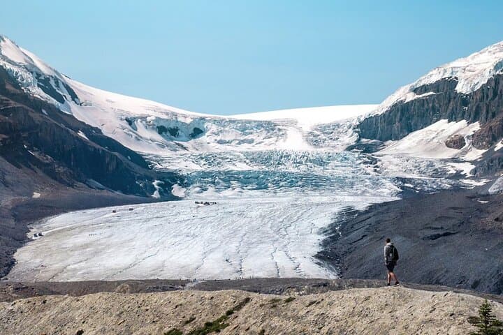 Calgary to Jasper Day Trip: Icefields Parkway, Waterfalls & Abraham Lake