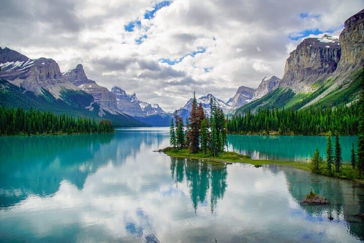 Icefields Parkway Private Day Tour: Athabasca Glacier & Columbia Icefield Skywalk