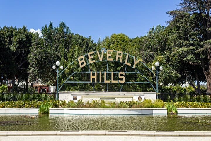 Los Angeles Iconic Tour: Celebrity Homes, Filming Locations, Walk of Fame & Santa Monica