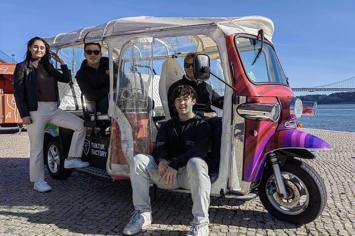 Explore Lisbon's Heart: 100-Minute Private Tuk-Tuk Tour of Alfama, Chiado & Miradouros photo 4