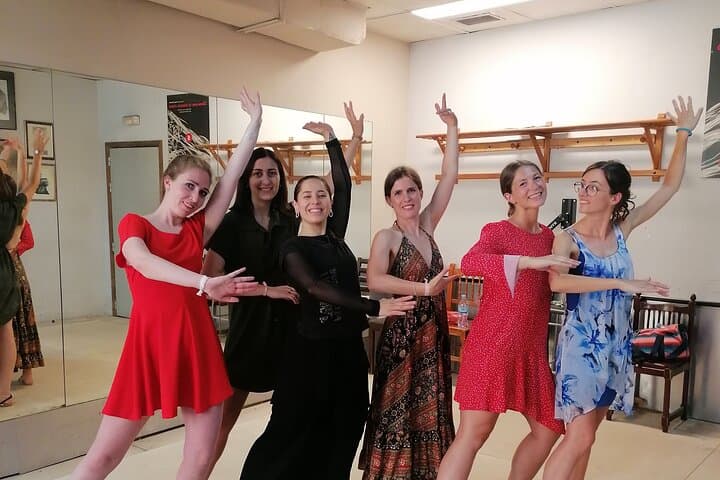 Málaga Latin Dance & Salsa Class: Learn Salsa, Bachata & Merengue in One Hour photo 3