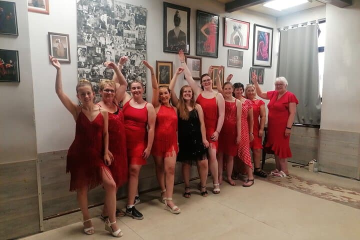 Málaga Latin Dance & Salsa Class: Learn Salsa, Bachata & Merengue in One Hour photo 4