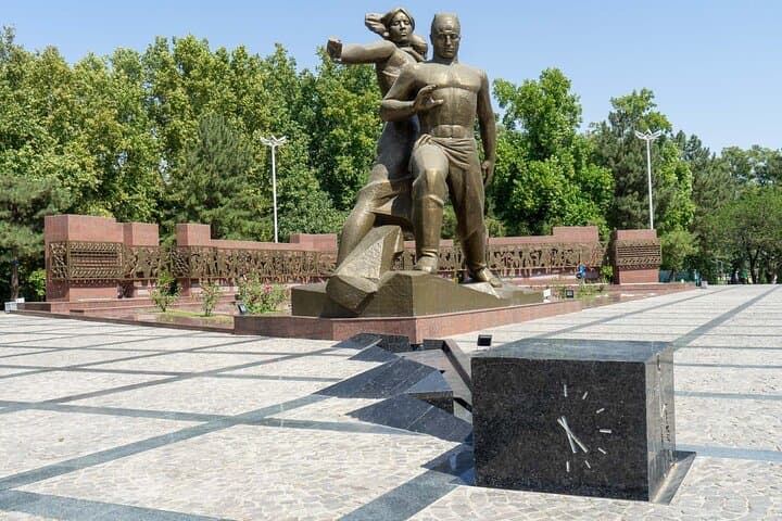Local-Led Tashkent Walking Tour: Chorsu Bazaar, Metro Gems & Independence Square photo 2