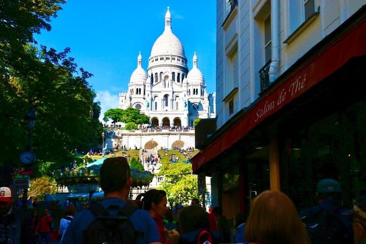 Essential 5-Hour Paris Walking Tour: Montmartre, Eiffel, Louvre & More