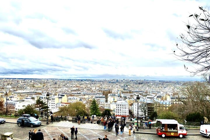 Essential 5-Hour Paris Walking Tour: Montmartre, Eiffel, Louvre & More photo 2