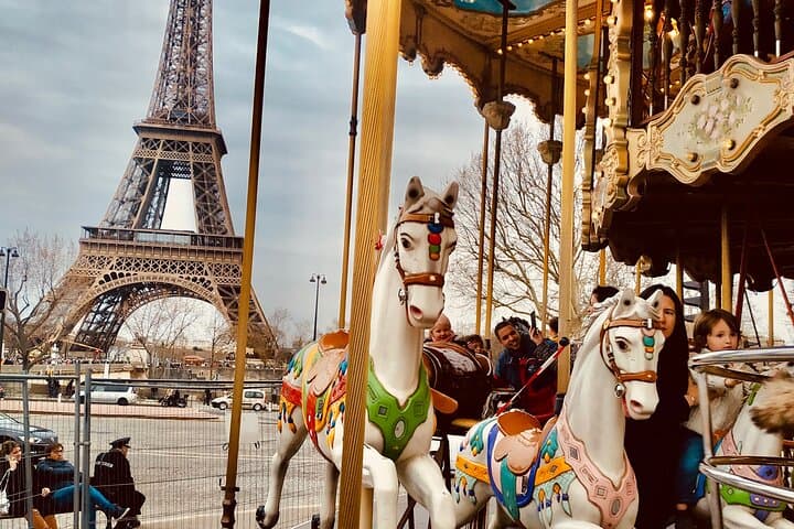 Essential 5-Hour Paris Walking Tour: Montmartre, Eiffel, Louvre & More photo 4