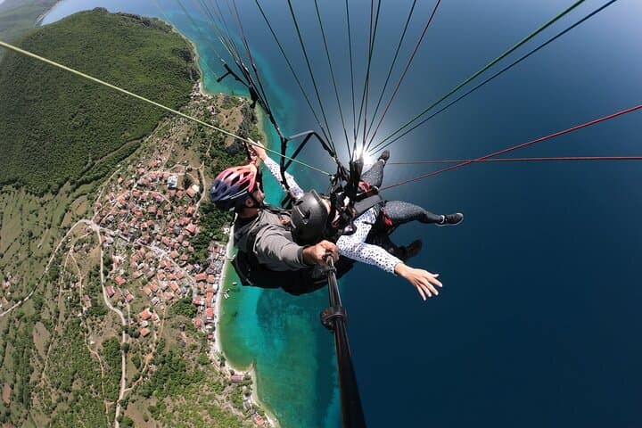 Private Paragliding Over Lake Ohrid: Tandem Flights & Acrobatics photo 5