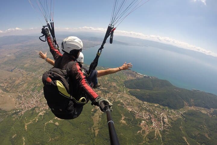 Private Paragliding Over Lake Ohrid: Tandem Flights & Acrobatics photo 2