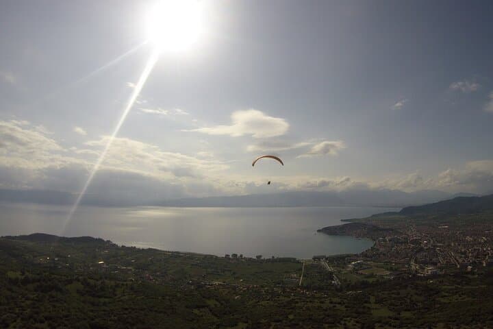 Private Paragliding Over Lake Ohrid: Tandem Flights & Acrobatics photo 6