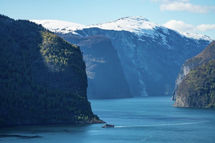 Flåm Day Trip from Bergen: Flåm Railway, Stegastein Viewpoint & Nærøyfjord Cruise photo 3