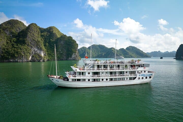 3-Day Hera Cruise: Explore Ha Long & Lan Ha Bay from Hanoi