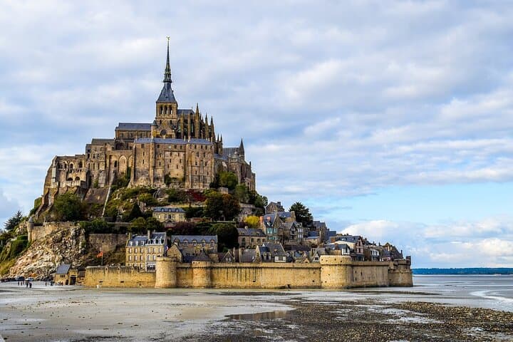 Private Paris to Normandy Day Tour — Honfleur, D‑Day Beaches & Arromanches photo 6