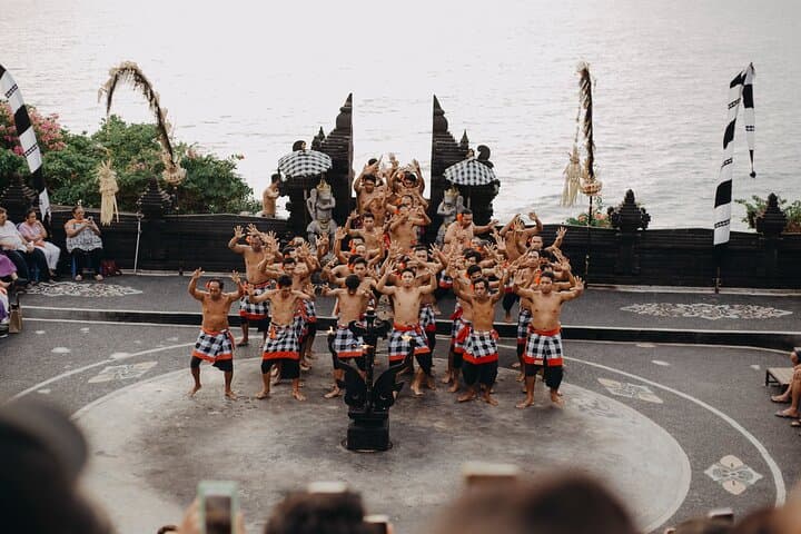 Uluwatu Temple Sunset Tour and Jimbaran Bay Dinner — Bali Evening Experience photo 4