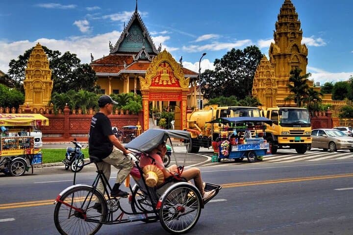 16-Day Vietnam and Cambodia Highlights: Halong Bay, Sapa, Hoi An & Angkor photo 2