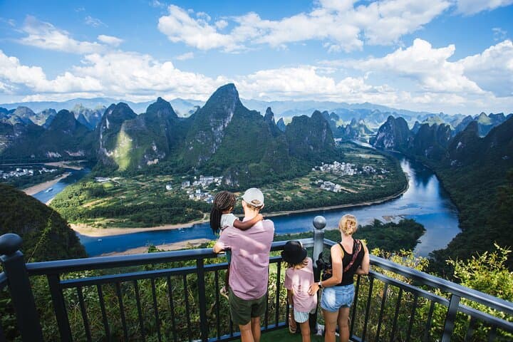Li River Cruise & Yangshuo Bike Day Trip from Guilin — Scenic Karst Cruise and Countryside Cycling