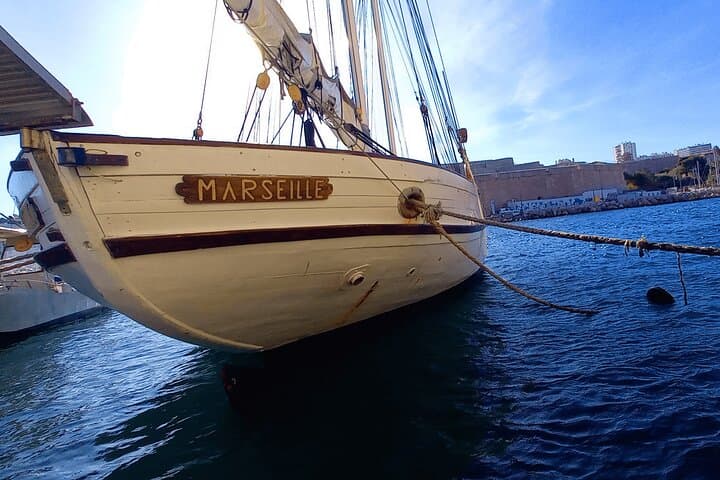 Explore Marseille in 4 Hours: Guided Walking Tour of Le Panier, Notre-Dame de la Garde & Vallon des Auffes photo 4