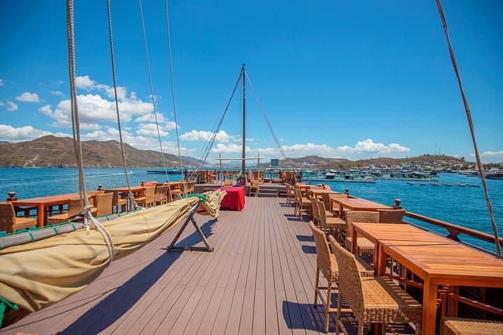 Discover the Hidden Gems of Nha Trang Bay on a Day Cruise photo 2