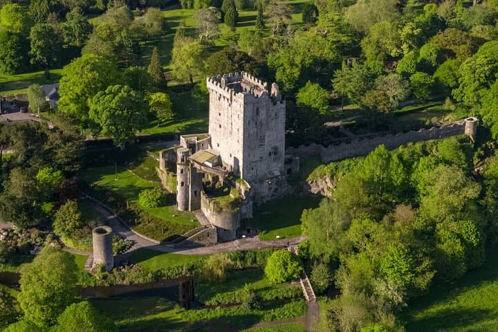 Blarney, Rock of Cashel & Cahir: Day Tour from Dublin to Historic Castles